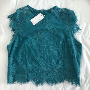 BRAND NEW TOP